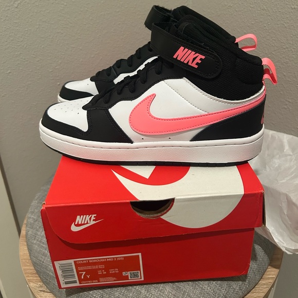 Nike Black and White Sneakers with Pink Accents - Picture 1 of 3